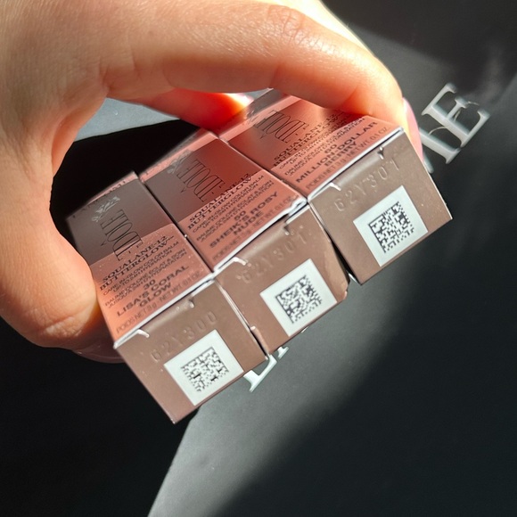 BRAND NEW LANCOME BUTTERGLOW TINTED LIP BALMS SHADES: 30, 50, 60 - Picture 3 of 5